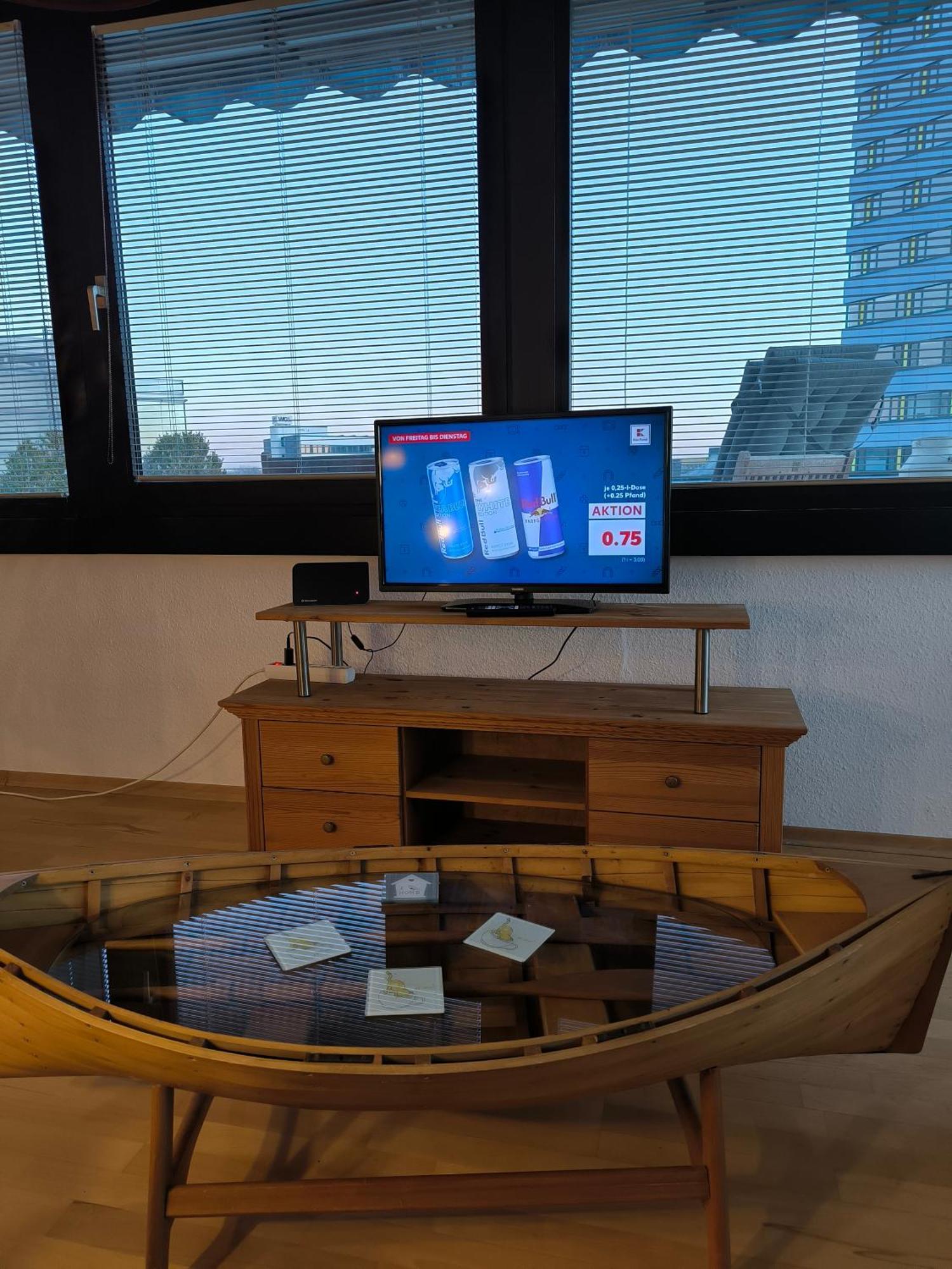 Im Herzen Von Wiesdorf- Blick Auf Das Bayer-Kreuz -Appartement Mit 2 Schlafzimmern-Fuer 3 Personen -Zentral Gelegen - Friedrich Ebert Platz 5A , 4Te Etage - Dachterrasse Und Sauna - Kaution Pflicht - Leverkusen Luaran gambar